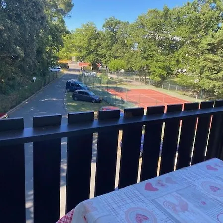 Apartmán T2 Renove Pour 4 Pers, Au Pied De La Avec 2 Balcons Et Parking Prive, St Georges - Fr-1-494-135 Saint-Georges-de-Didonne