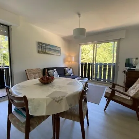 T2 Renove Pour 4 Pers, Au Pied De La Avec 2 Balcons Et Parking Prive, St Georges - Fr-1-494-135 * Saint-Georges-de-Didonne