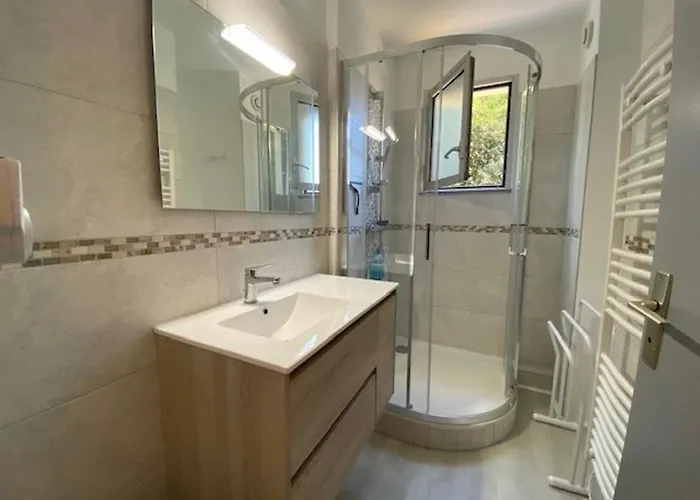 T2 Rénové Pour 4 Pers, Au Pied De La Avec 2 Balcons Et Parking Privé, St Georges - Fr-1-494-135