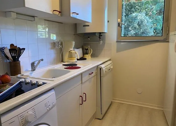 T2 Rénové Pour 4 Pers, Au Pied De La Avec 2 Balcons Et Parking Privé, St Georges - Fr-1-494-135 Appartement Saint-Georges-de-Didonne